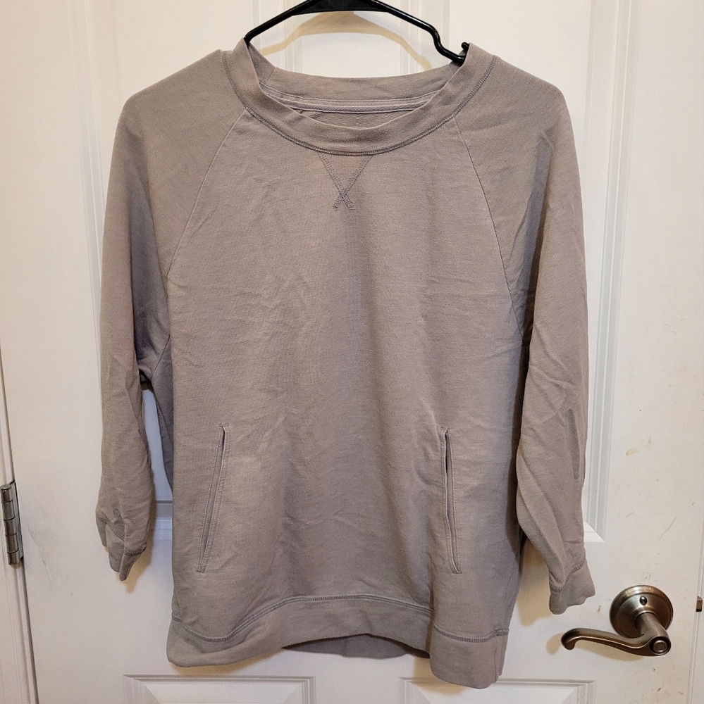 Baggy grey sweatshirt top